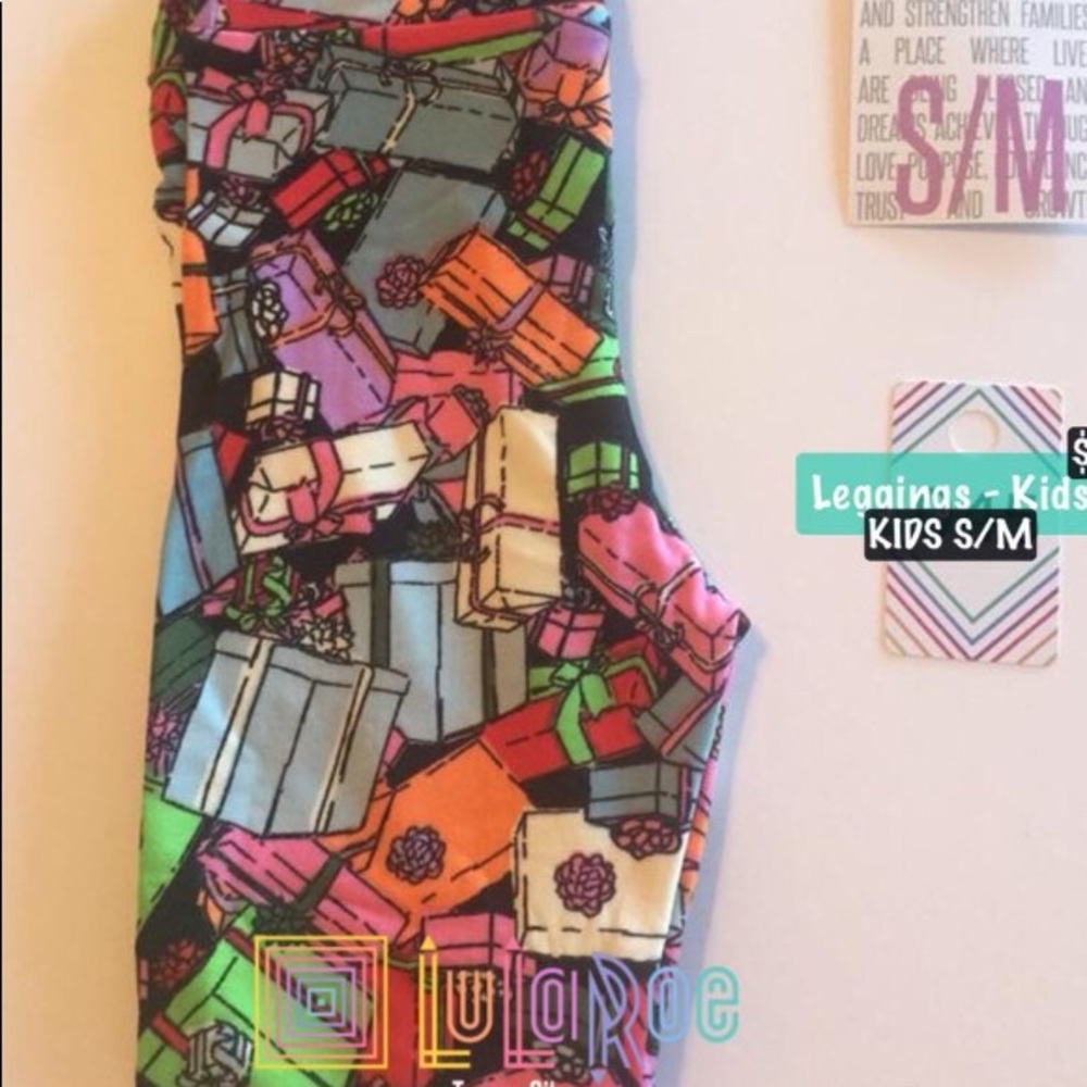 LulaRoe Holiday Kids S/M leggings